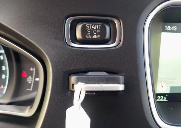Volvo V40 cena 38900 przebieg: 171000, rok produkcji 2015 z Strzelce Opolskie małe 781
